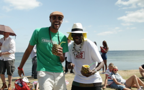 Alex Ambrose & Cornstick – Summertime (musikvideo)