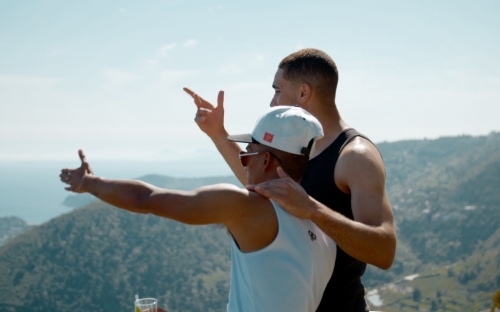 Wafande – Bli’ Lige Her (ft. Moon & Danni)